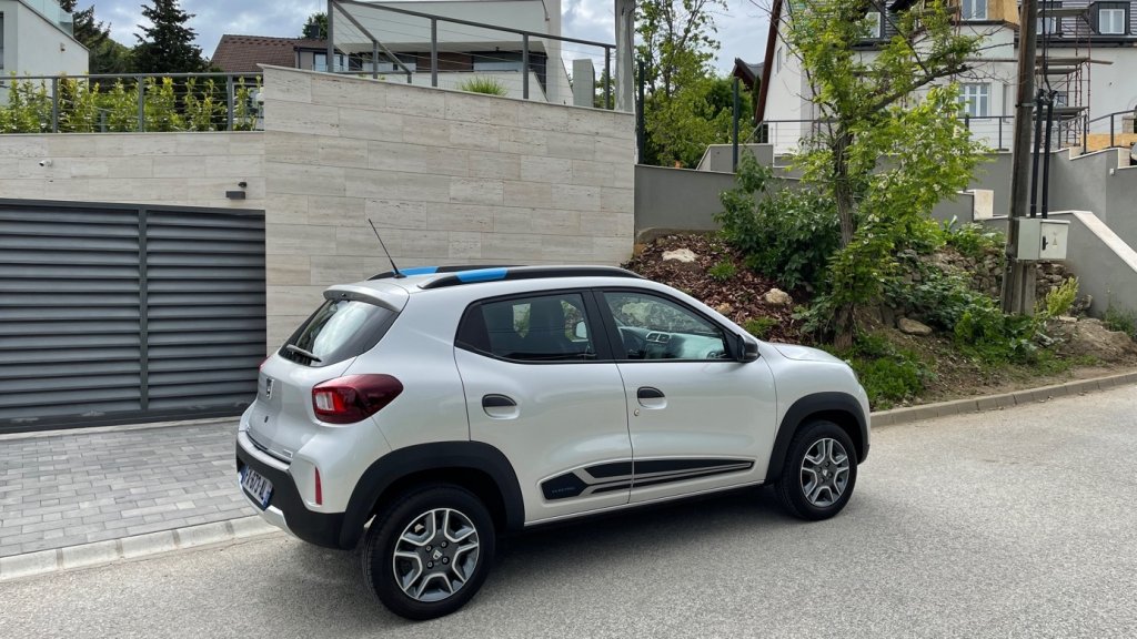 dacia_spring_oldalrol